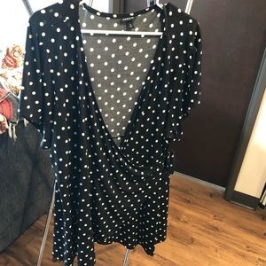 Torrid 4 polka dot wrap flare top